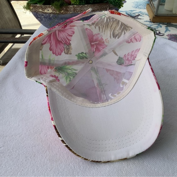 Adorable Hibiscus Bahamas Baseball Style Cap.  NWOT - Picture 6 of 6